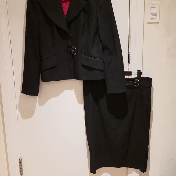 Dolce & Gabbana skirtsuit - Picture 9 of 14